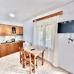 Coral Guesthouse Sarande