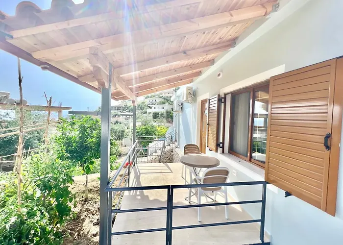 Coral Guesthouse Sarande